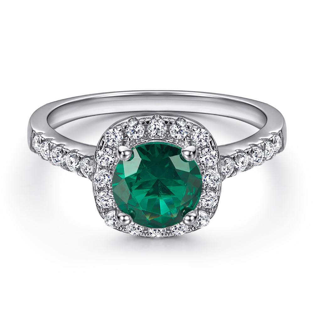 A visual picture of an emerald ring