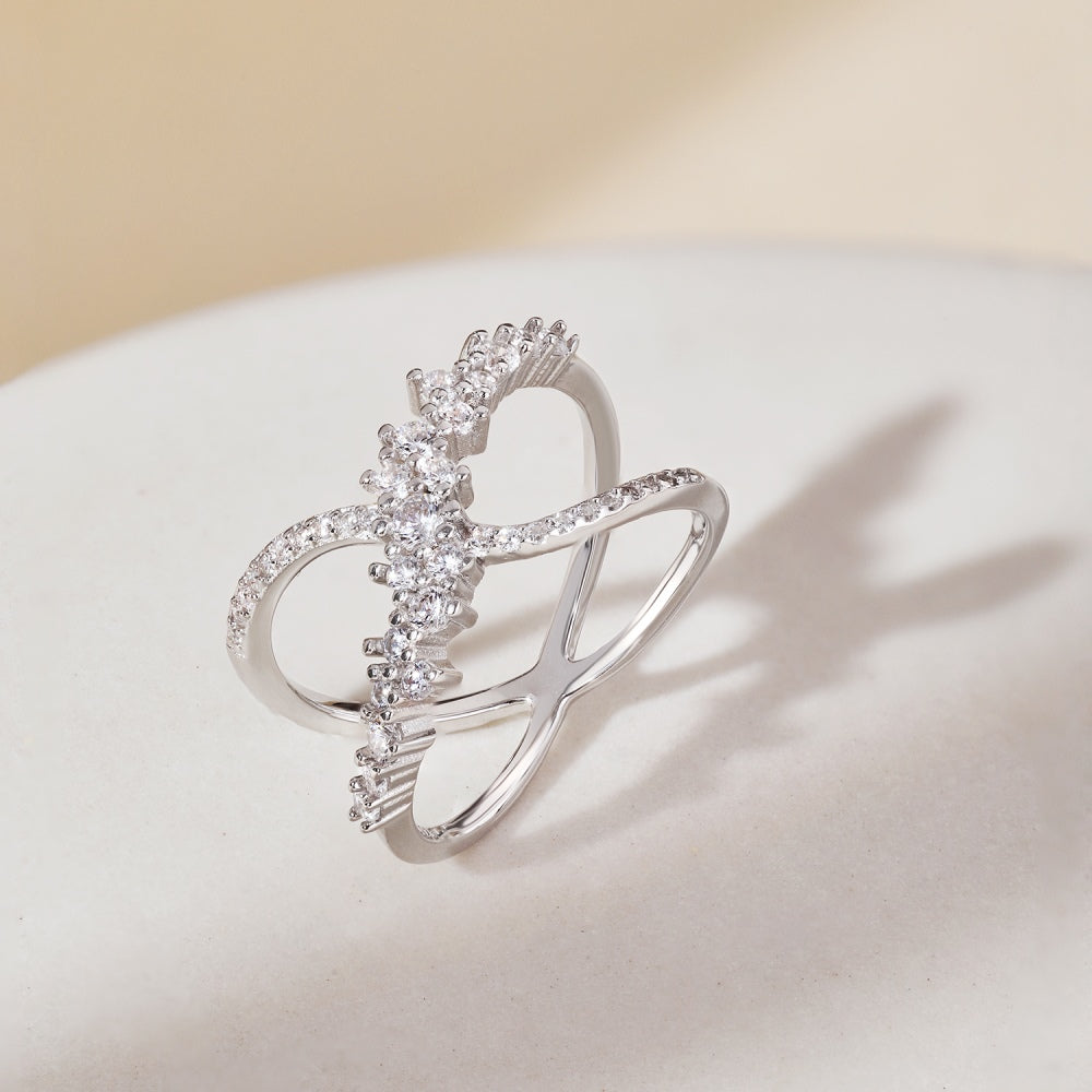 Angle view of close up Mia ring